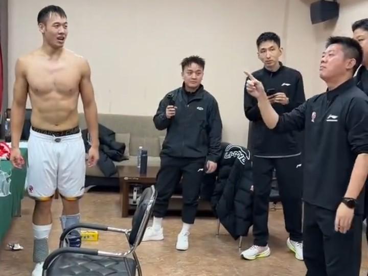 星空体育媒体人:四川男篮表示下场打辽宁前发工资,奖金会在近期到位
